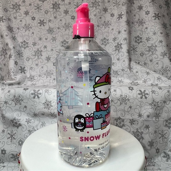 Sanrio Hello Kitty Christmas Scented Hand Soaps - Candy Cane Kisses &Snow Flurry - Picture 11 of 12
